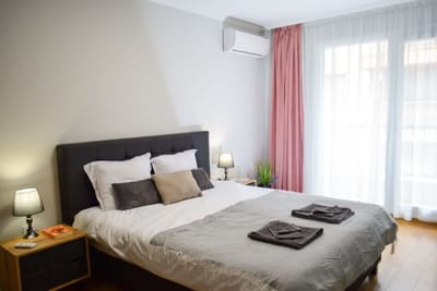 City Center Charm: 2BR Apartment