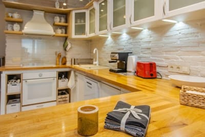 Lovely 3BD flat with Parking and Sea View