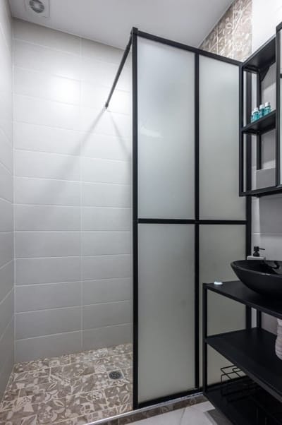 Light and Modern 2BD Flat Next To Women's Market