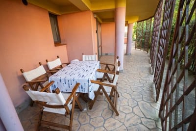 The Family Courtyard - Very LARGE 2BD Apartment