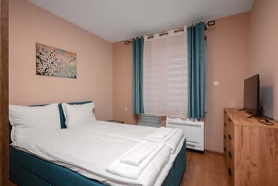 Warm & Spacious Stay with Balcony