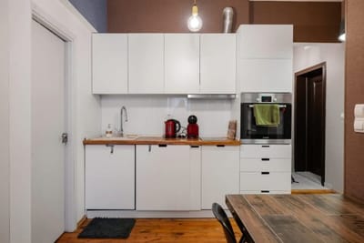 Cozy and Central 2BD Flat - At the Heart of It All