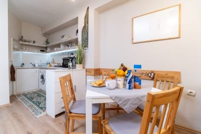 Chic Urban Getaway in City Center