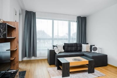 Modern Stay with Balcony and Parking