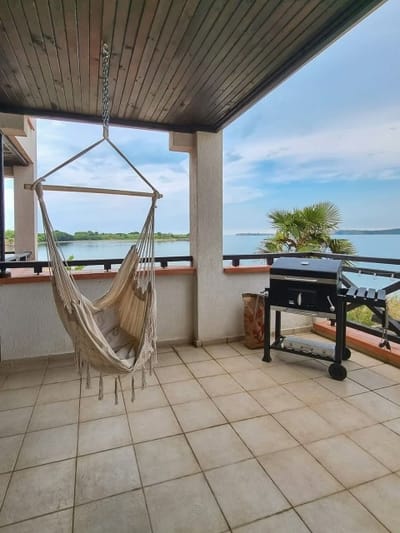 Spacious 3BD flat with Parking and Sea View