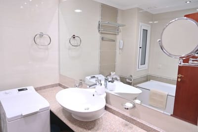 Riverside 1BR in Downtown, Near Ski Lift