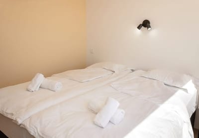 Spacious 3BD Flat with Large Terrace & Sea View