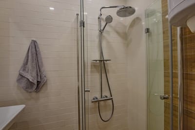 Modern 1BR Apt – Top Location, 4 min to Metro