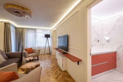 SOFapart Boutique Apt with 3 BDR + 2 BTH & Parking