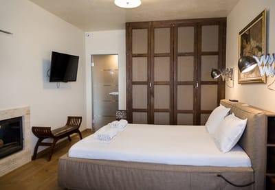 Modern Comfort & Vintage Charm with Panoramic View