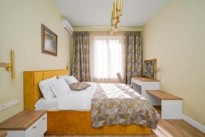 Urban Charm & Comfort - Chic 2BD in Prime Location