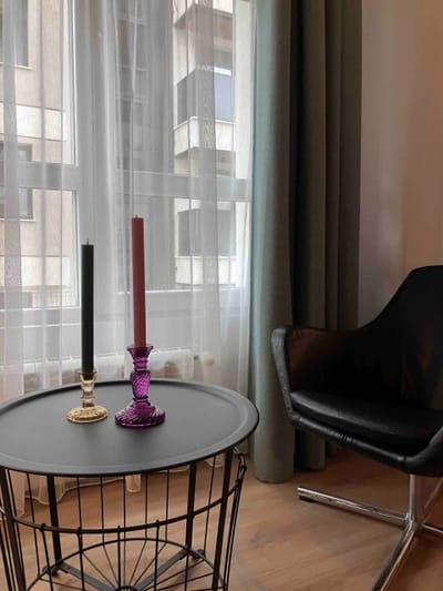 A French affair. With parking, style and elegance.