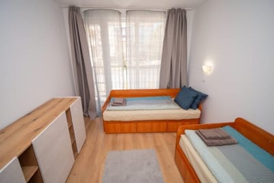 Spacious 2BD Apart. Walk to City Centre