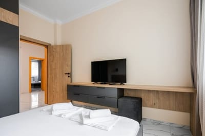 Marble Essence: 2BD Retreat in Top City Centre