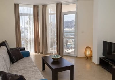 Seaside Bliss: Elegant 1BD with Stunning View