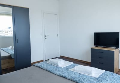 Bright & Airy Flat with 2 Bedrooms – Urban peace