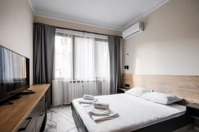 Marble Essence: 2BD Retreat in Top City Centre