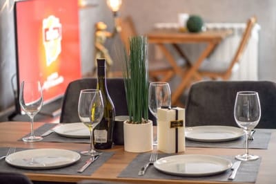 Luxury 2-bedroom apartment by Studenets Center