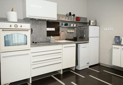 Chic 1BD Flat in St Constantine & Helena Complex