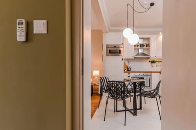 cО́coEllie - Aesthetic 2BD Apt Near NDK