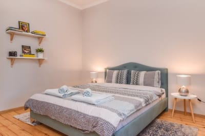 Spacious vintage 2BR, 2bath apartment