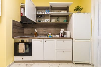 Bright Modern 2BD Apartment with Panoramic View