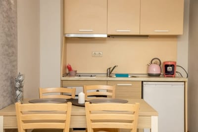 Sunny apartment in a complex with a POOL and GYM