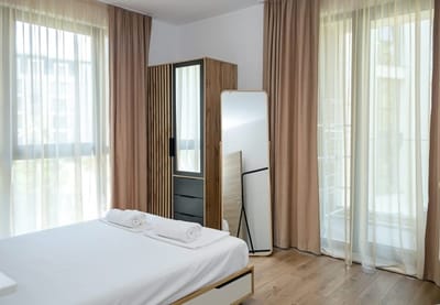 Modern 2-Bedroom Flat with Balcony in Azur Premium