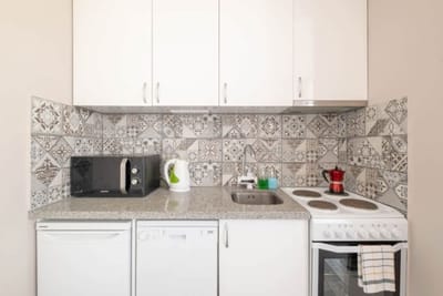 New 1930s quiet central apartment w/AC - 2 bedroom