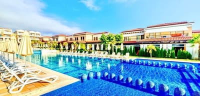 Lovely 1BD Apartment in a Green Life Resort