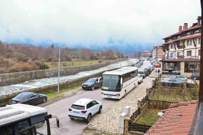 Riverside 1BR in Downtown, Near Ski Lift