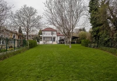 Private Villa with 5BD, Pool & Stunning Sea Views