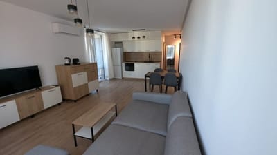 Stylish Living in Kompleks Reina - 1BD with desk