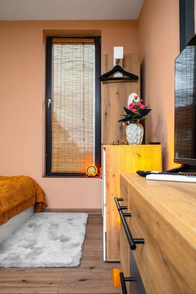 Warm & Stylish Retreat in a Quiet Area