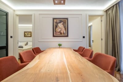 SOFapart Boutique Apt with 3 BDR + 2 BTH & Parking