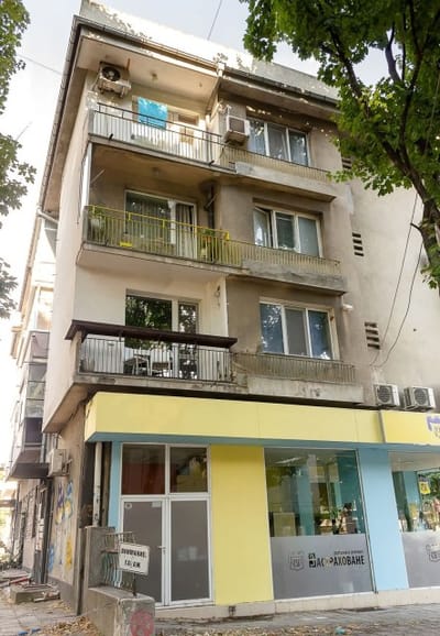 Bright & Spacious Apartment with a Charming Balcon