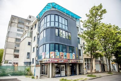 Spacious & Sunny Maisonette w/ Terrace near Centre