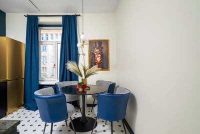 Royal Retreat - Your central designer spot