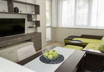 Black & White -1BD Flat in Varna Center