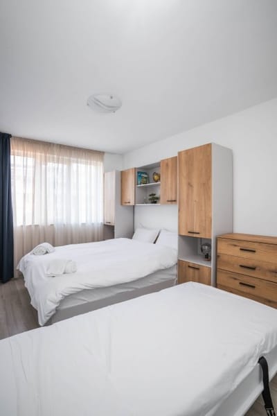 Sunny & Modern 1BR Apartment