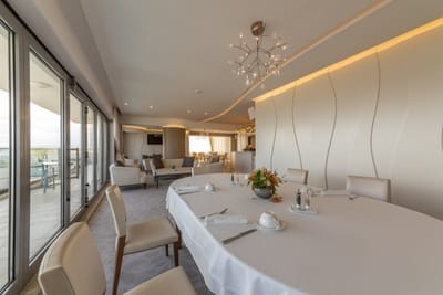 VIP Lounge Restaurant in the Maritim Paradise Blue Hotel