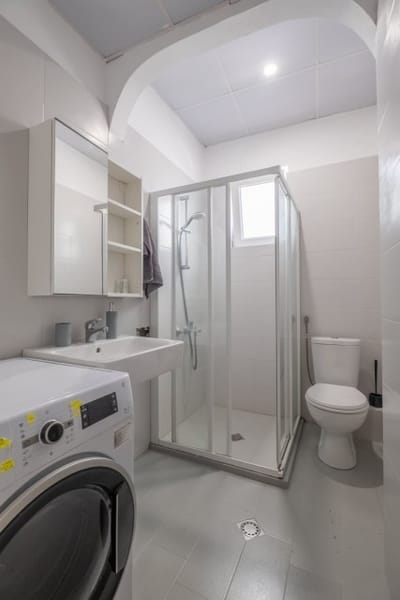 Spacious & Central 2BR with Terrace, Cozy & Modern