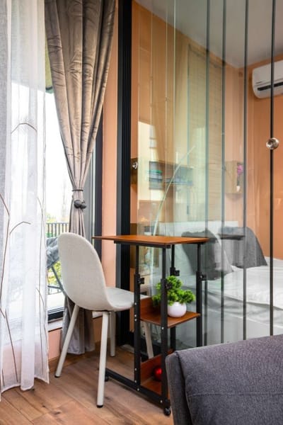 Warm & Stylish Retreat in a Quiet Area