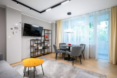 Silver Gem  1BD with desk and balcony