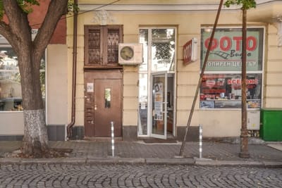 Spacious vintage 2BR, 2bath apartment