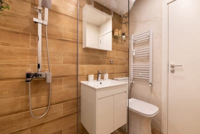 Luxury Studio Living with Top Location