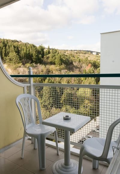 Sunny Studio in Hotel Berlin, Steps from the Beach