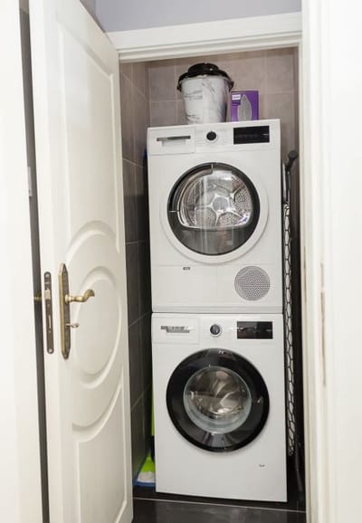 2BD Home In The Heart Of Varna with Parking - Blue