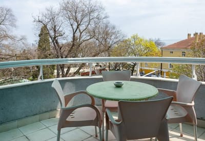 3BD Maisonette with Sea Views - Next to Sea Garden