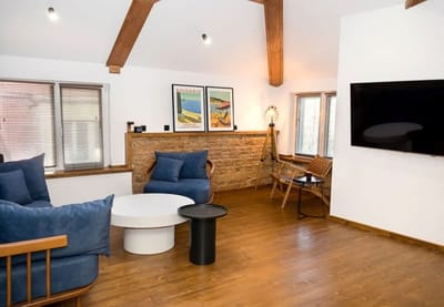 Stylish Maisonette Just Steps from the Sea Garden